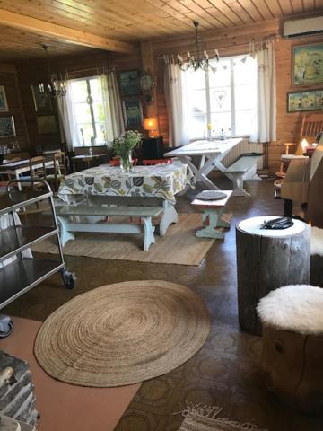 Paeivin Pirtti - Pirttikahvila Ja B&B Luosto Exterior foto